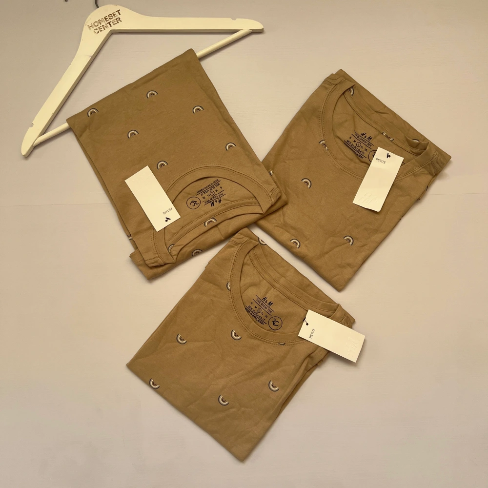 تیشرت تک زنانه برند H&M کد : T03 تیشرت تک زنانه برند H&M کد : T03