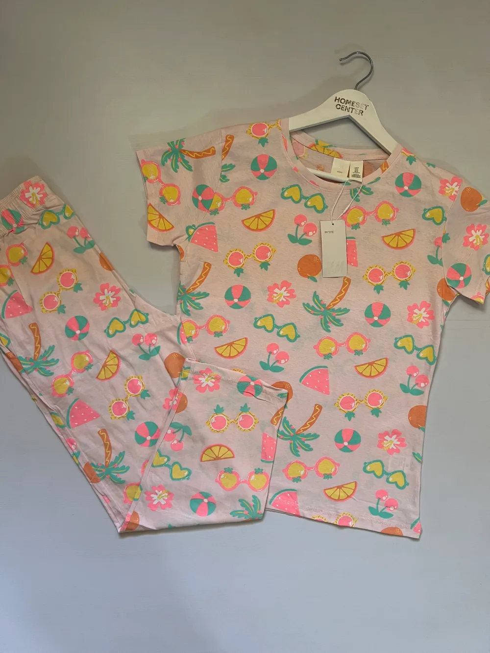 تیشرت شلوار زنانه برند H&M کد: 0051 تیشرت شلوار زنانه برند H&M کد: 0051