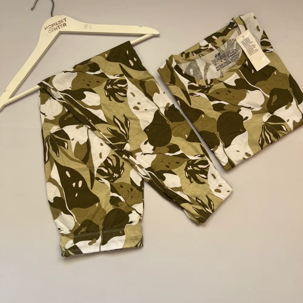 تیشرت شلوار زنانه برند H&M کد : R15 تیشرت شلوار زنانه برند H&M کد : R15