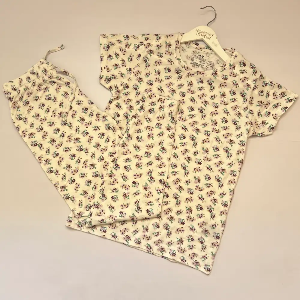 تیشرت شلوار زنانه برند H&M کد :R19 تیشرت شلوار زنانه برند H&M کد :R19